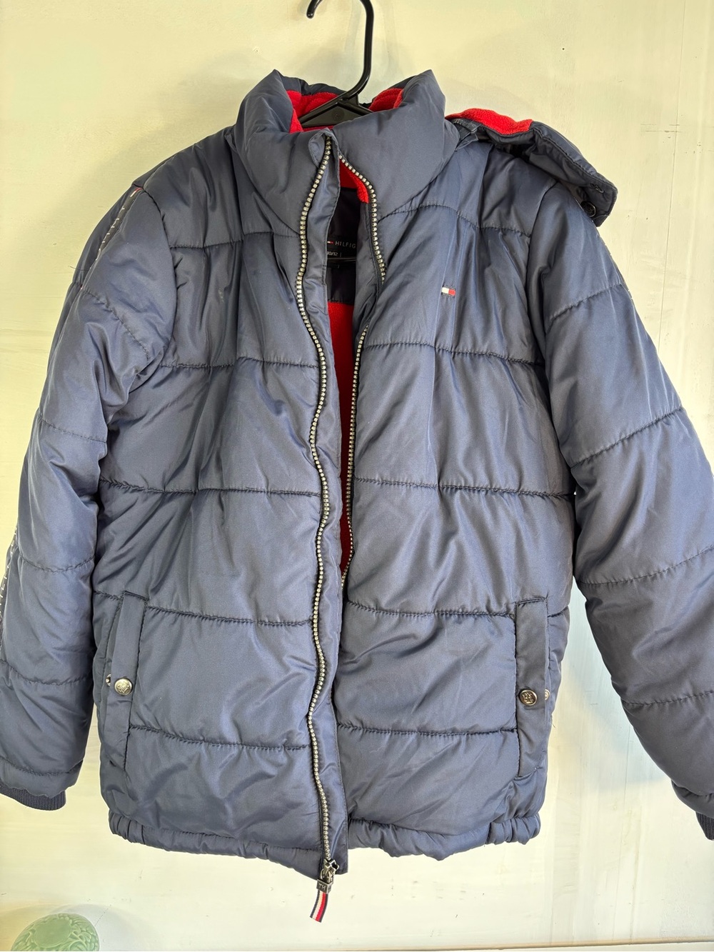 Tommy Hilfiger kids M 10/12 Navy Puffer Jacket with Red Lining